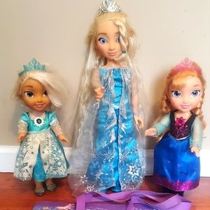 Frozen Elsa & Anna Dolls 3x, w/ Frozen bag, 2x Frozen books, & 1x Frozen Gloves